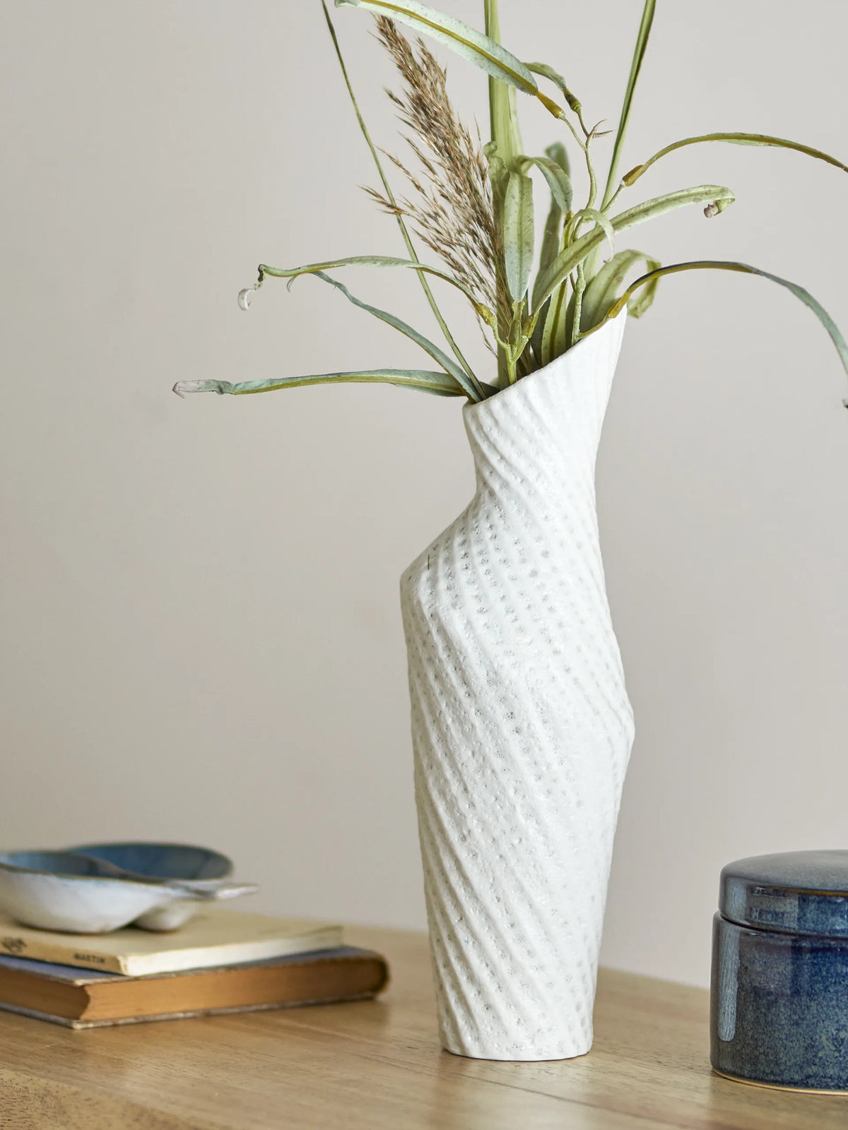 Bloomingville Fikla maljakko valkoinen 29 cm